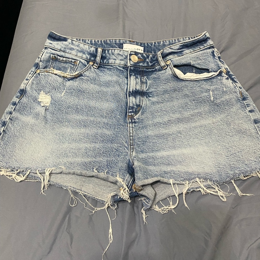 LOFT - Frayed jean shorts!